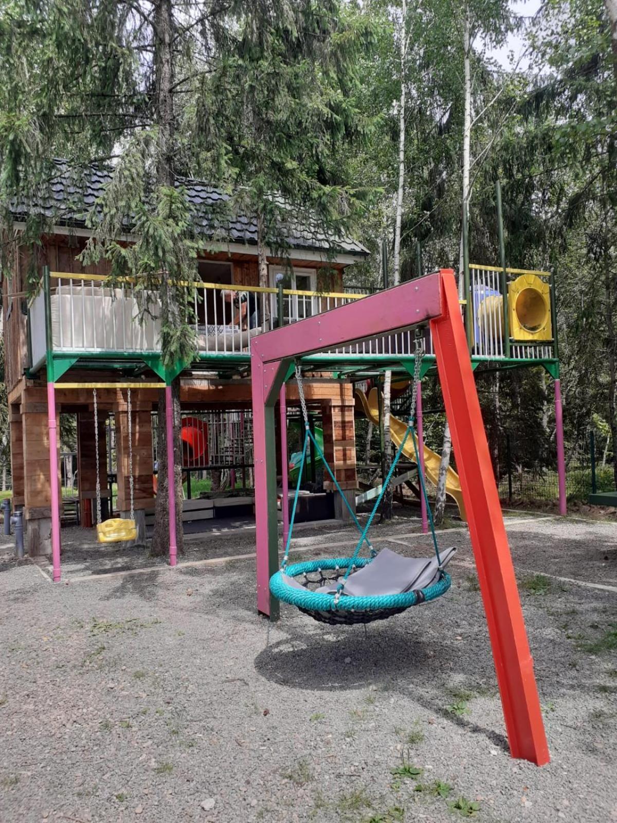 Nhà nghỉ Din Padurea Belis Si Casuta Din Copac *
