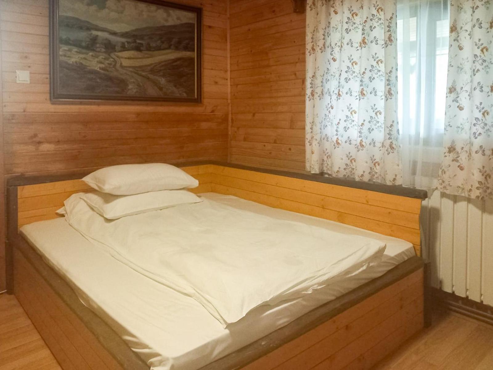 Nhà nghỉ Din Padurea Belis Si Casuta Din Copac Cluj-Napoca